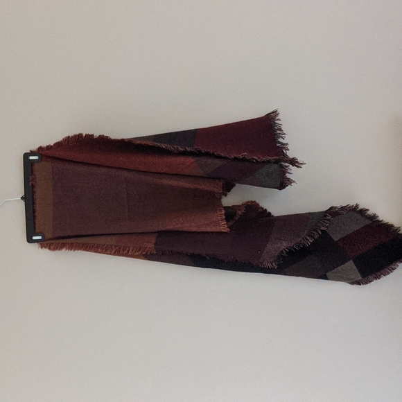 Oversized Steve Madden Multicolor Scarf / Shawl - Picture 3 of 6